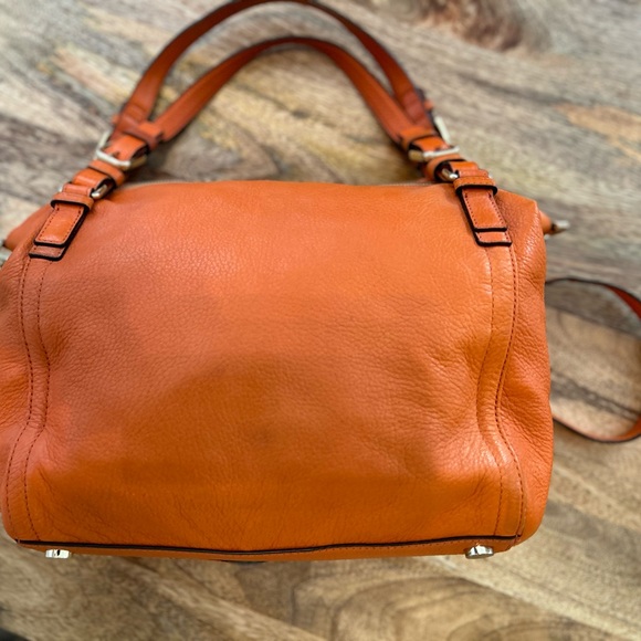 Michael Kors Shoulder/Crossbody Bag in Orange Pebble-beach Leather. - Picture 8 of 16